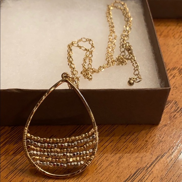 Teardrop shaped pendent necklace - Picture 4 of 4